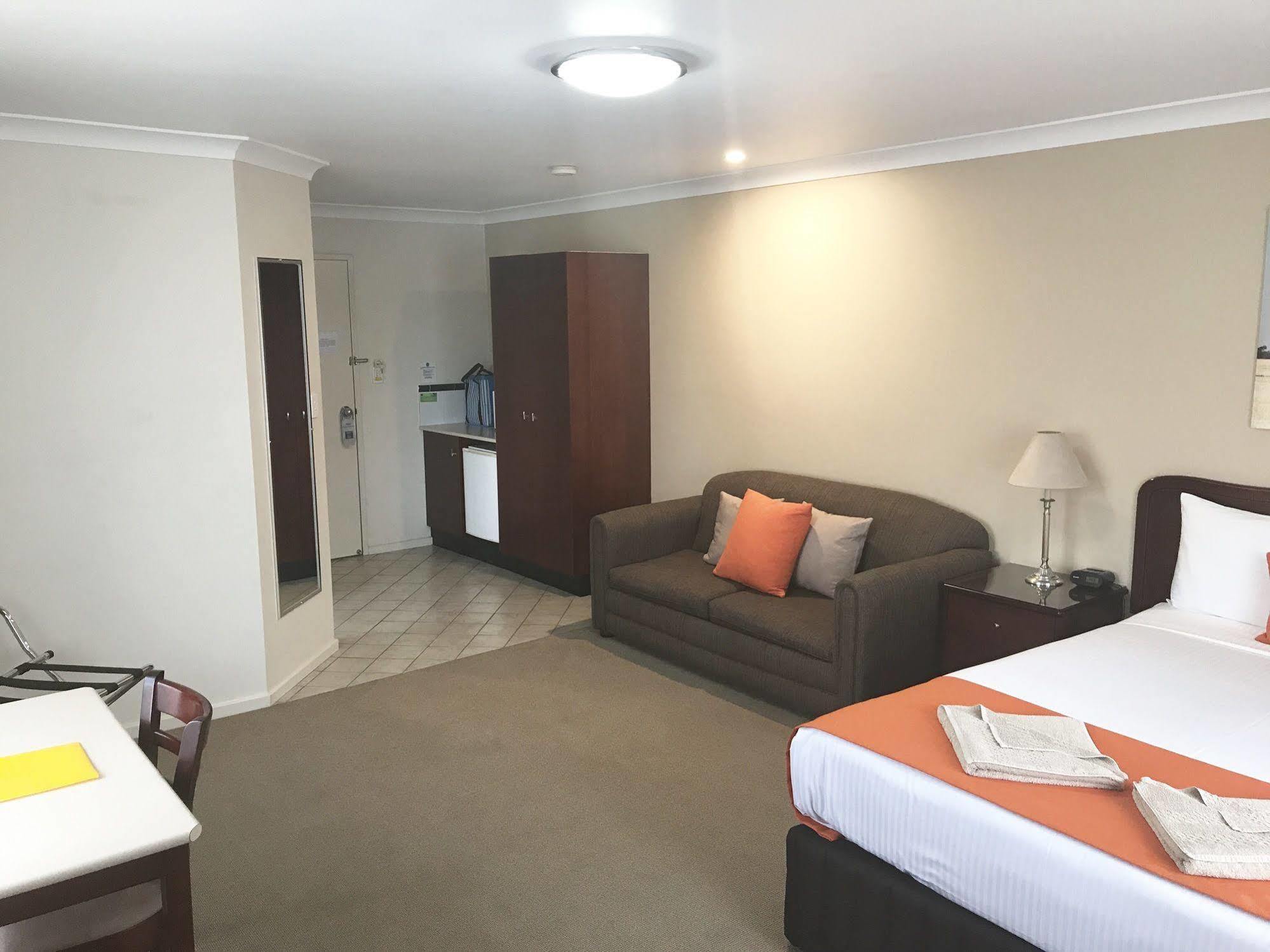 Endeavour Court Motor Inn Dubbo Dış mekan fotoğraf